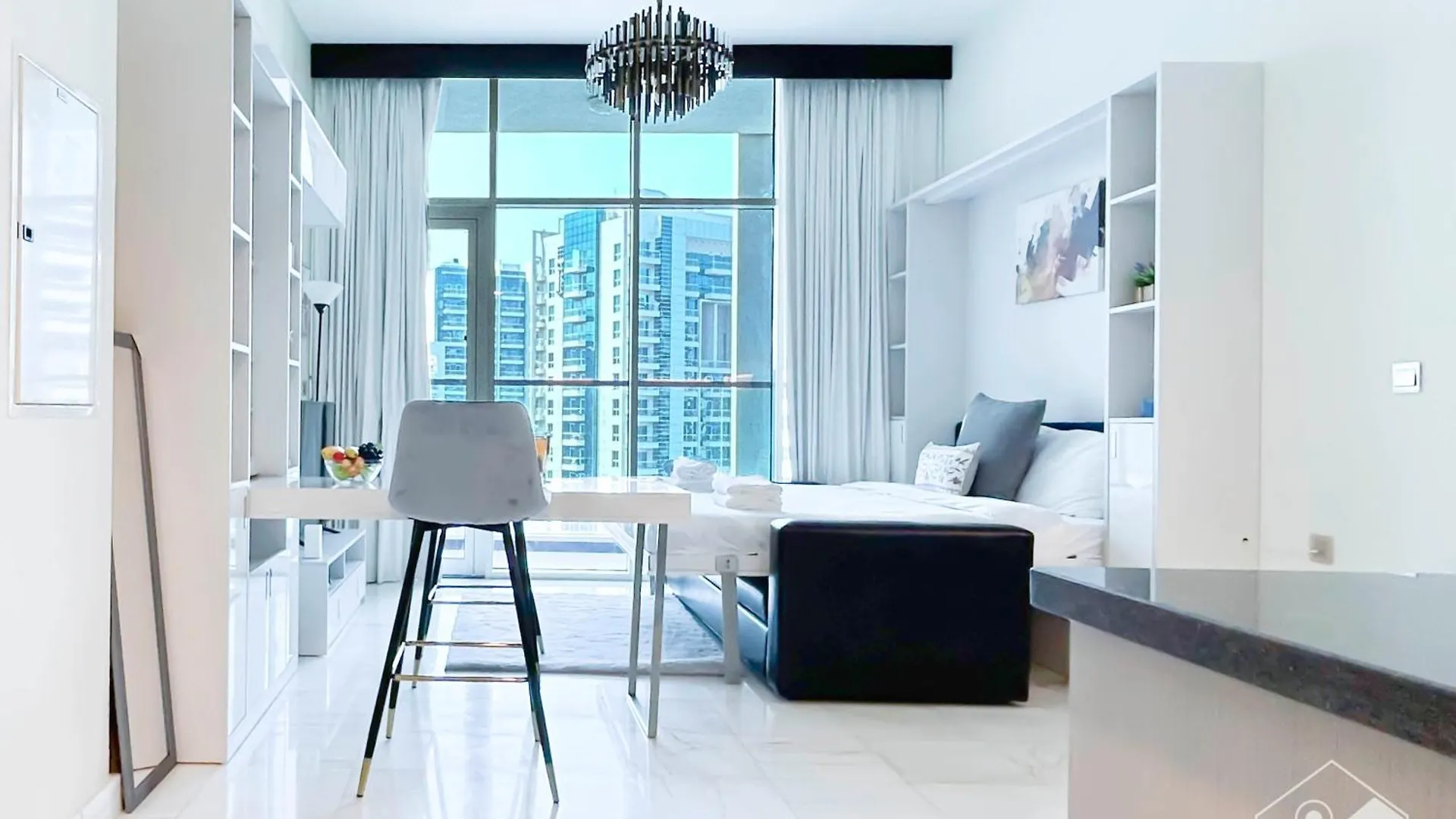 Chic Studio Retreat In Business Bay Dubai